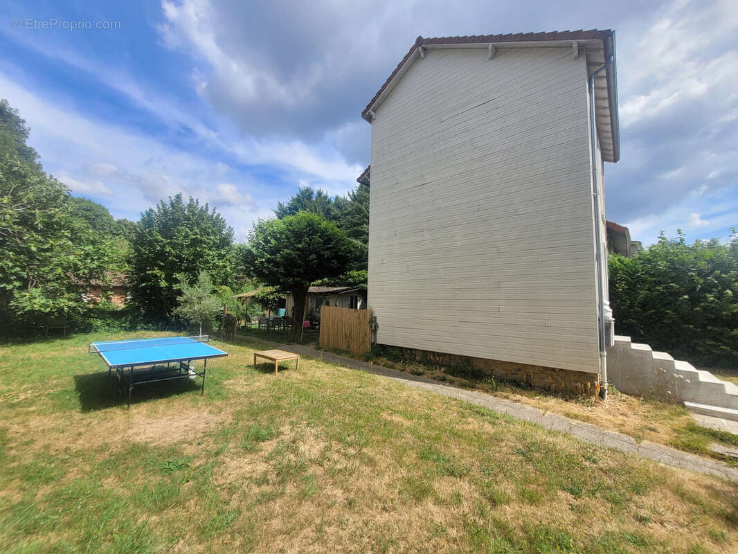 Ensemble immobilier à LIMOGES comprenant deux maisons (une louée et une vide) sur une belle parcelle de 840 m2. - photo 4