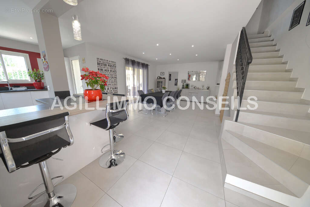 Maison à PUGET-SUR-ARGENS