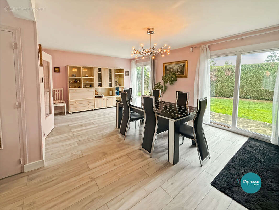 Maison à SAINTRY-SUR-SEINE