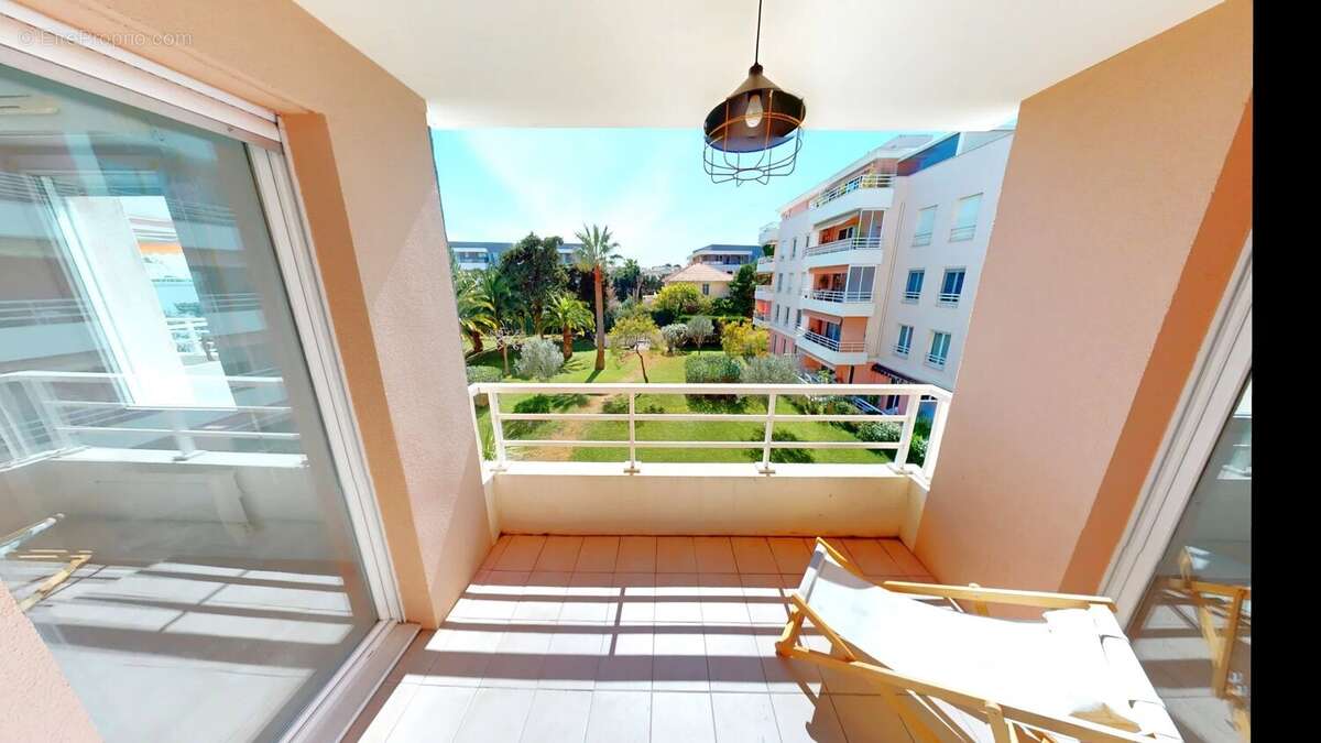 Appartement à VILLENEUVE-LOUBET