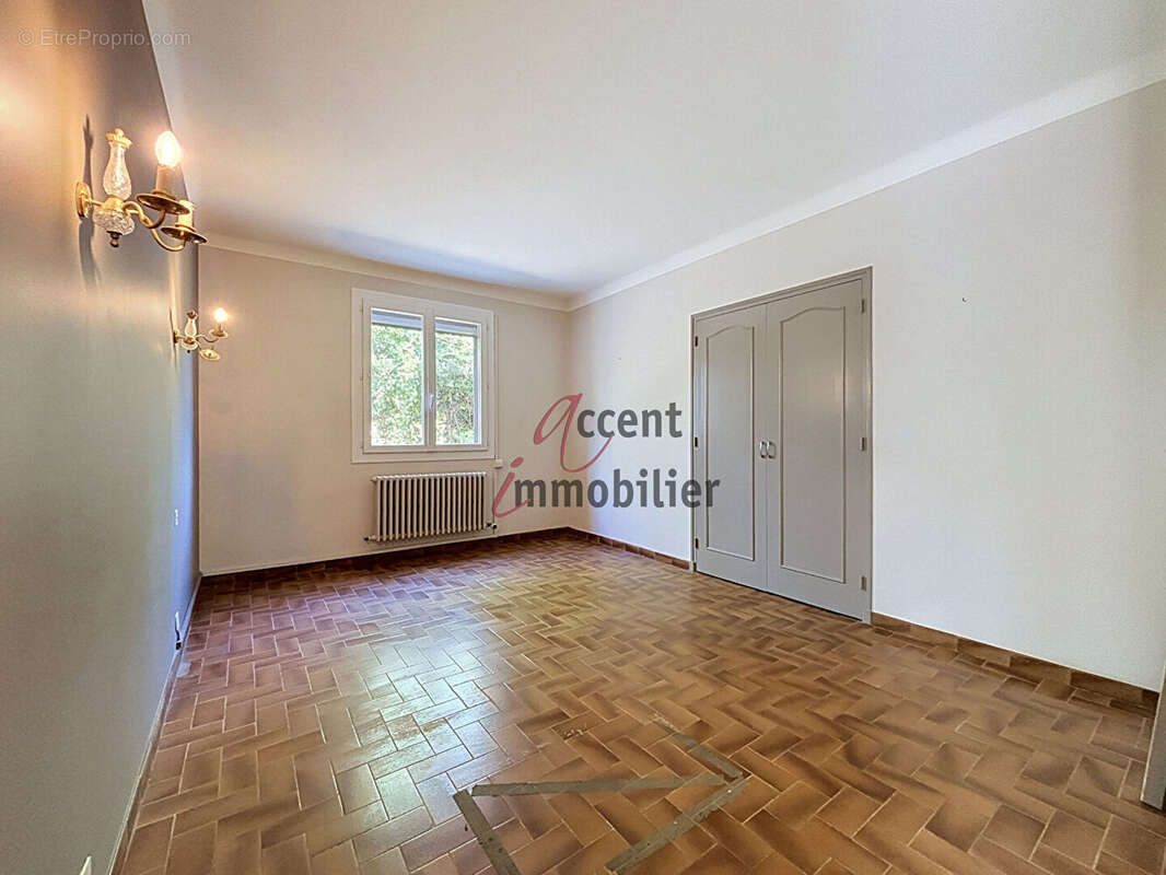 EXCLUSIVITE Cavaillon :Maison 4 pièce(s) 107 m2 sur 1068 m² de terrain - photo 12