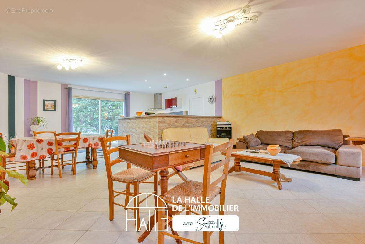 Maison à MAGNAC-BOURG