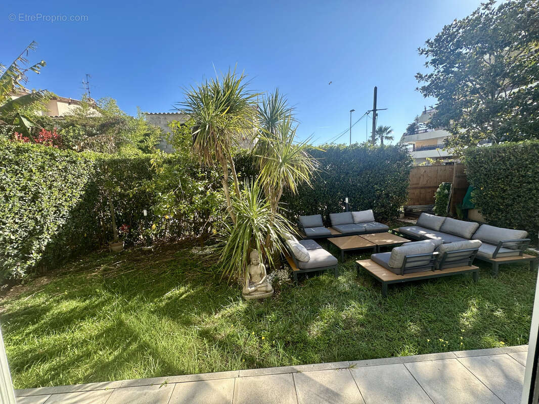 Appartement à SAINT-LAURENT-DU-VAR