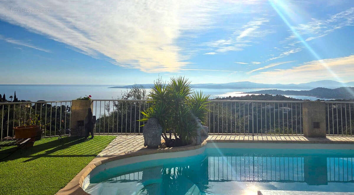 Maison à LES ISSAMBRES