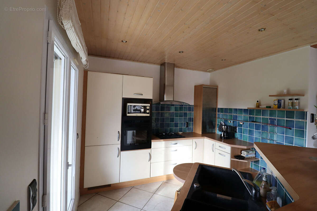 Maison à SAINT-CIERGE-SOUS-LE-CHEYLARD