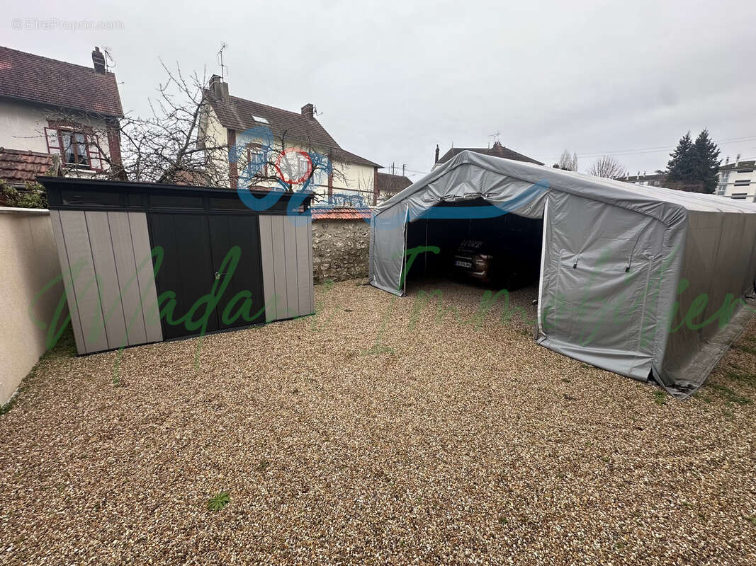 Terrain à BONNIERES-SUR-SEINE
