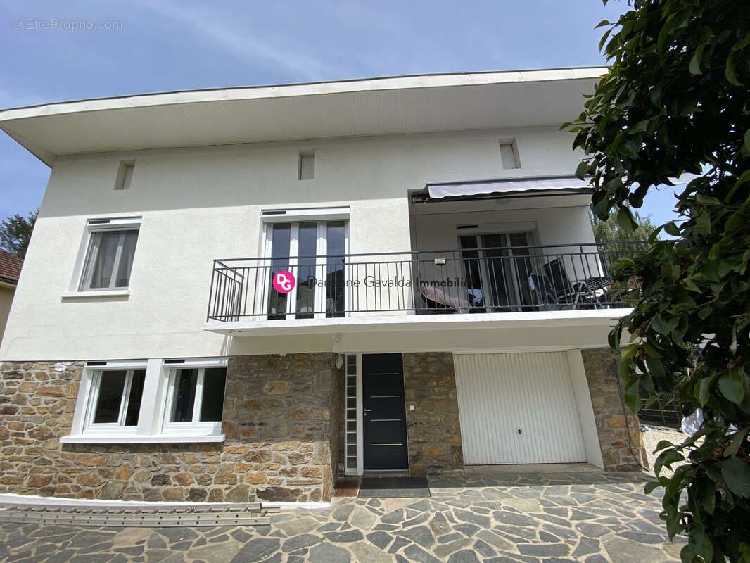 Maison à DECAZEVILLE