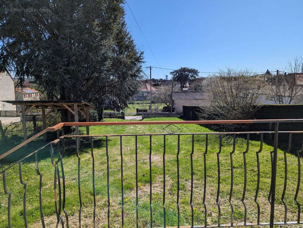 Maison à LA TRIMOUILLE