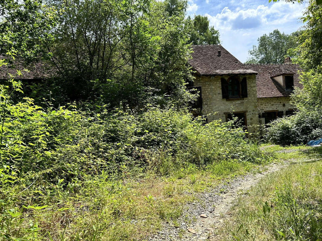 Ancien Moulin à Lignac  -  Propriété sans vis à vis de 249m2 habitables  au coeur de 4 hectares de nature - photo 22
