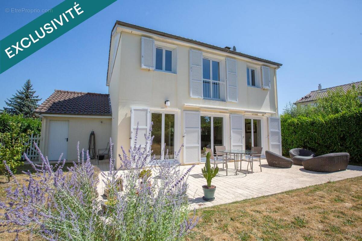 Photo 1 - Maison à LE MESNIL-SAINT-DENIS