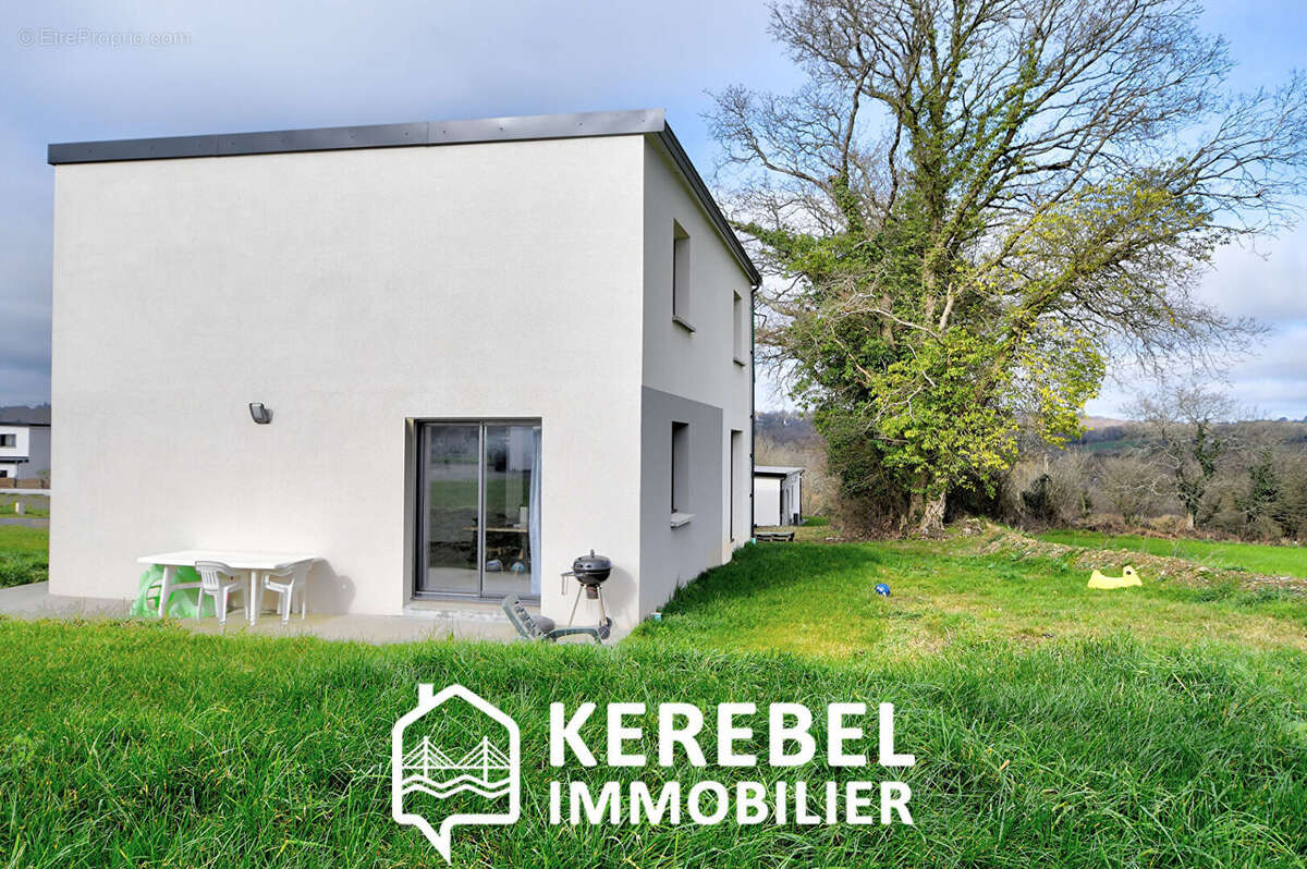 Maison à SAINT-URBAIN