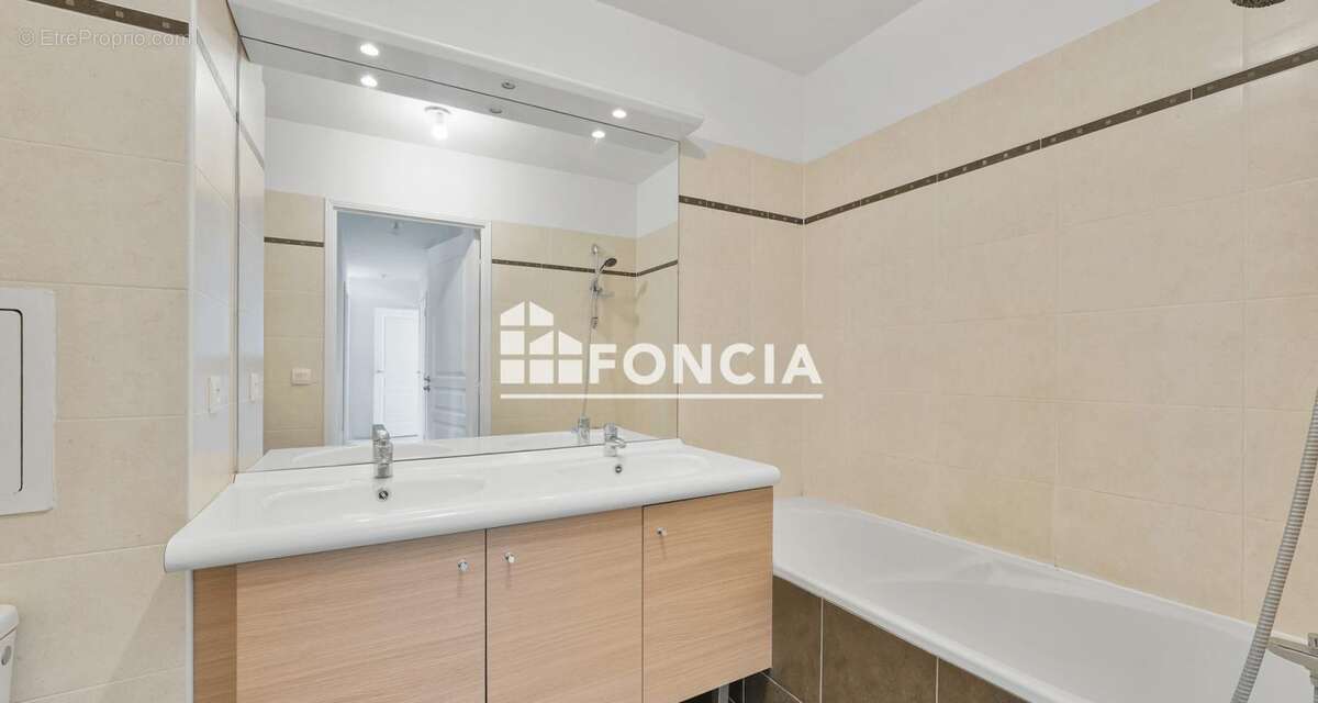 Appartement à LE PLESSIS-ROBINSON