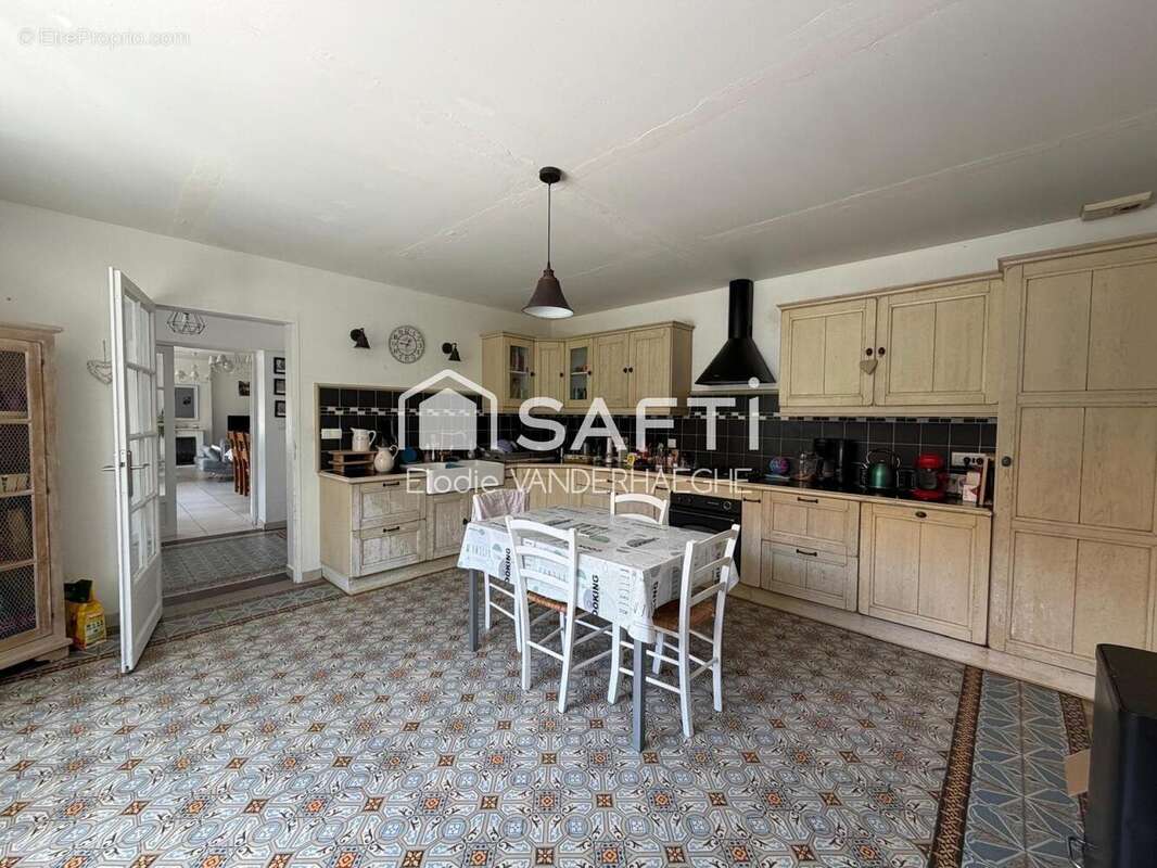 Maison 157 m² à Gouy-Servins  - photo 4