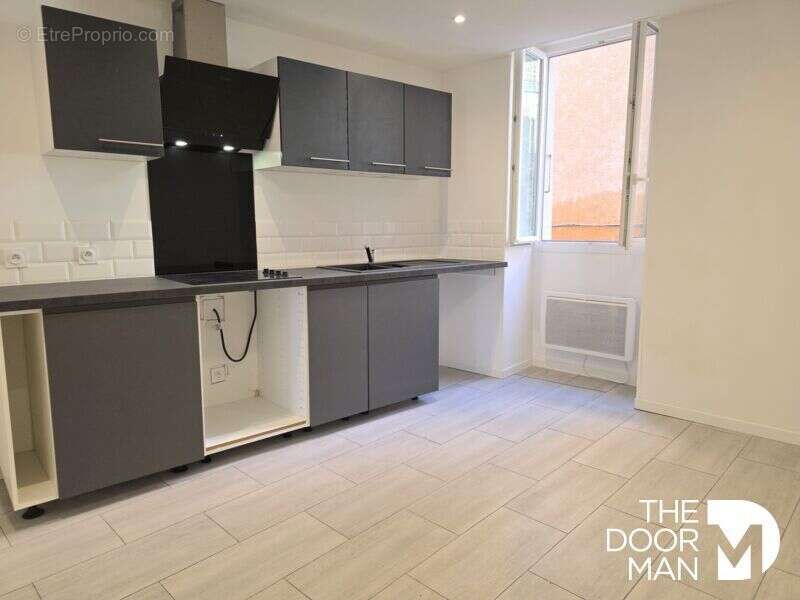 Appartement à SALERNES