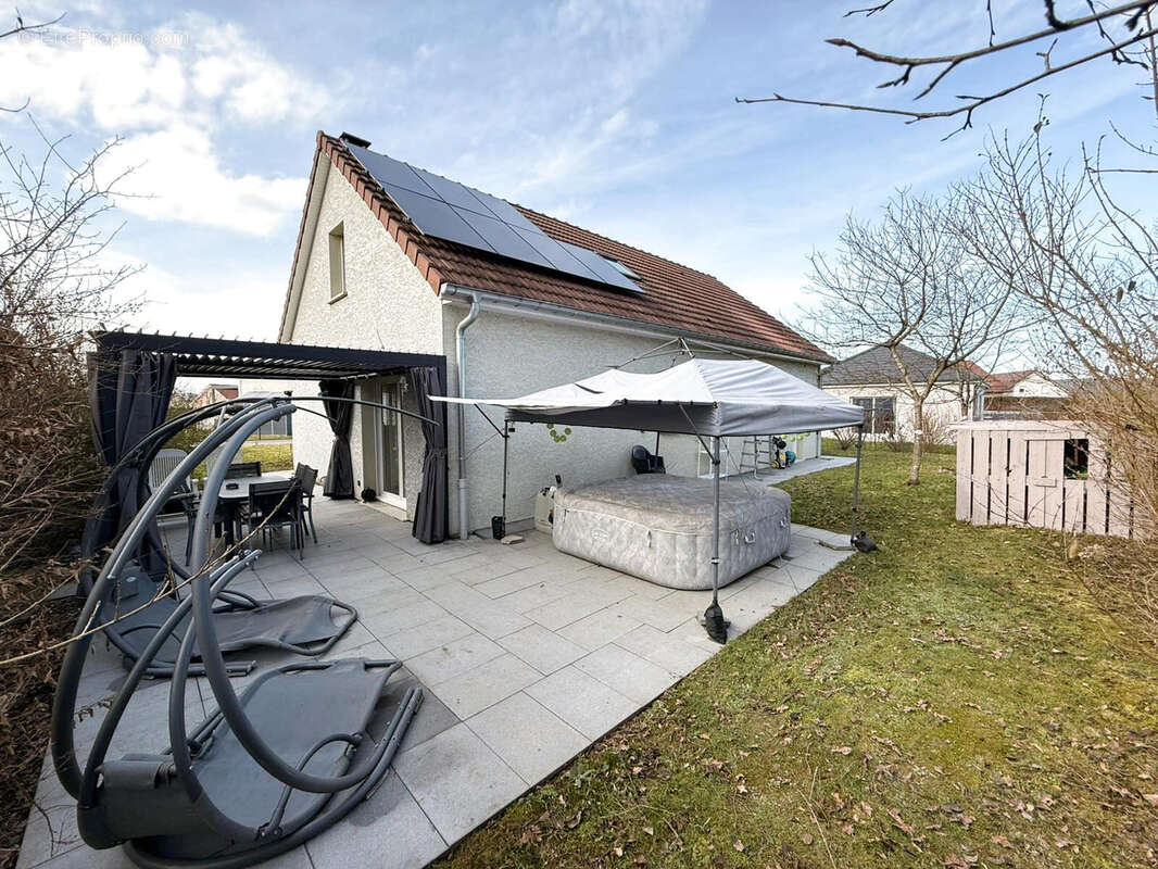 Maison à L'ISLE-SUR-LE-DOUBS