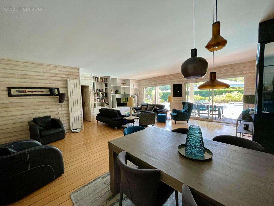 Maison à MARTIGNAS-SUR-JALLE