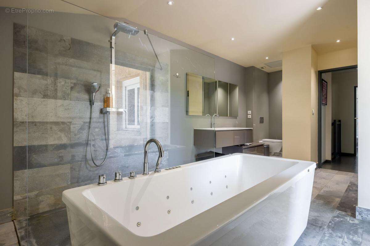 Maison à ROQUEFORT-LA-BEDOULE