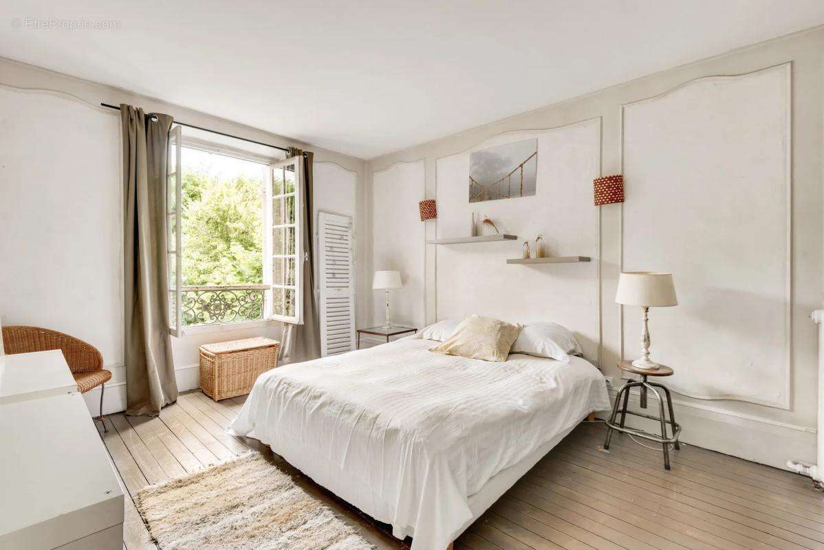 Maison à VILLENEUVE-LA-GARENNE