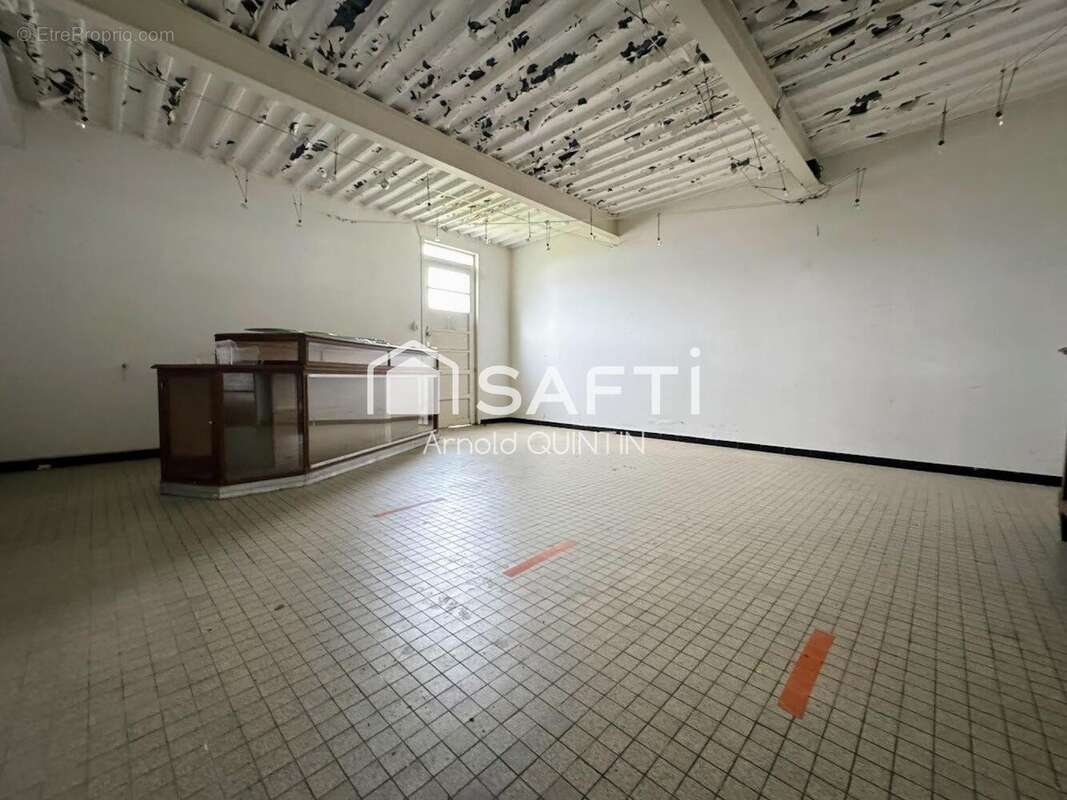 Photo 7 - Commerce à ETAIN