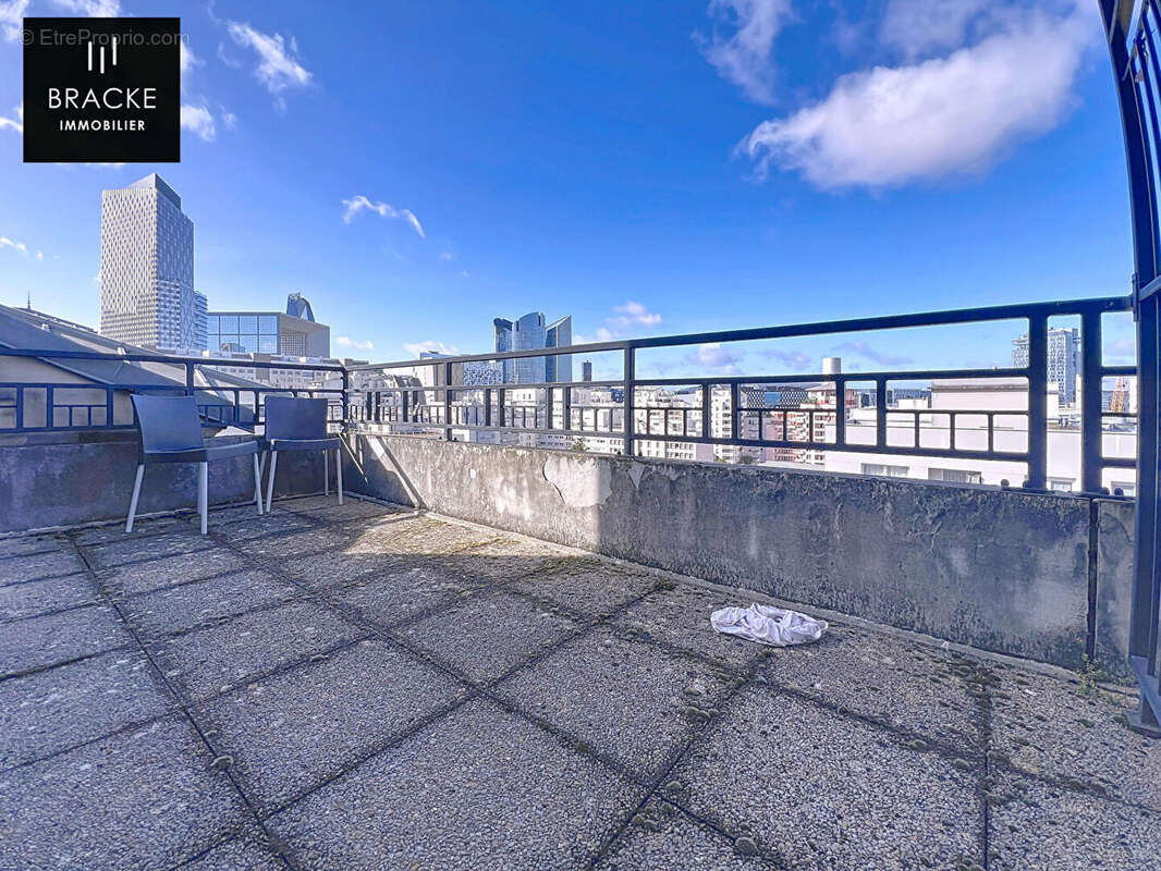 Appartement à COURBEVOIE