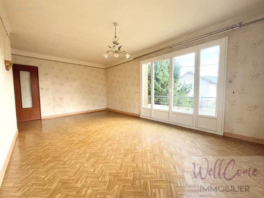 Maison à BRISON-SAINT-INNOCENT