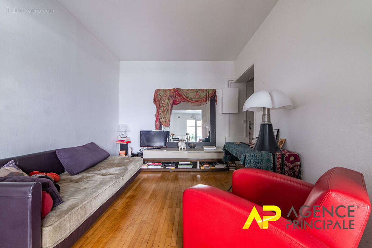 Appartement à LA GARENNE-COLOMBES