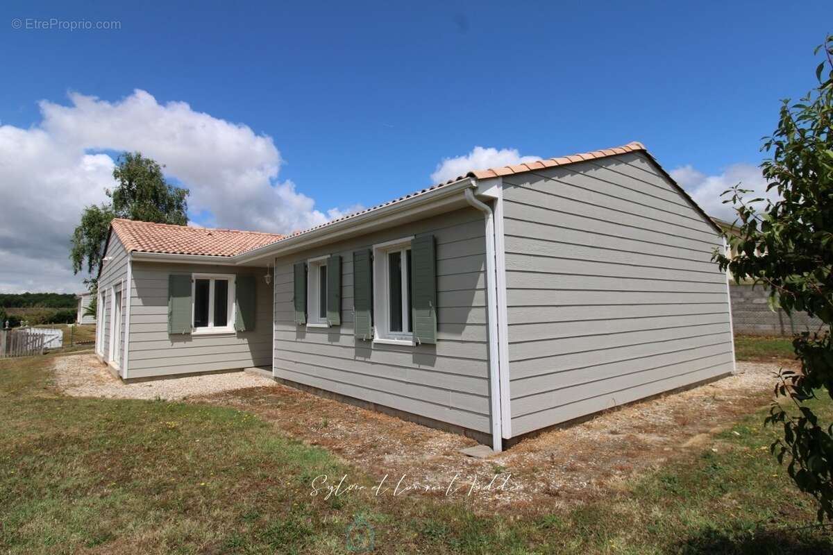 Maison à JONZAC
