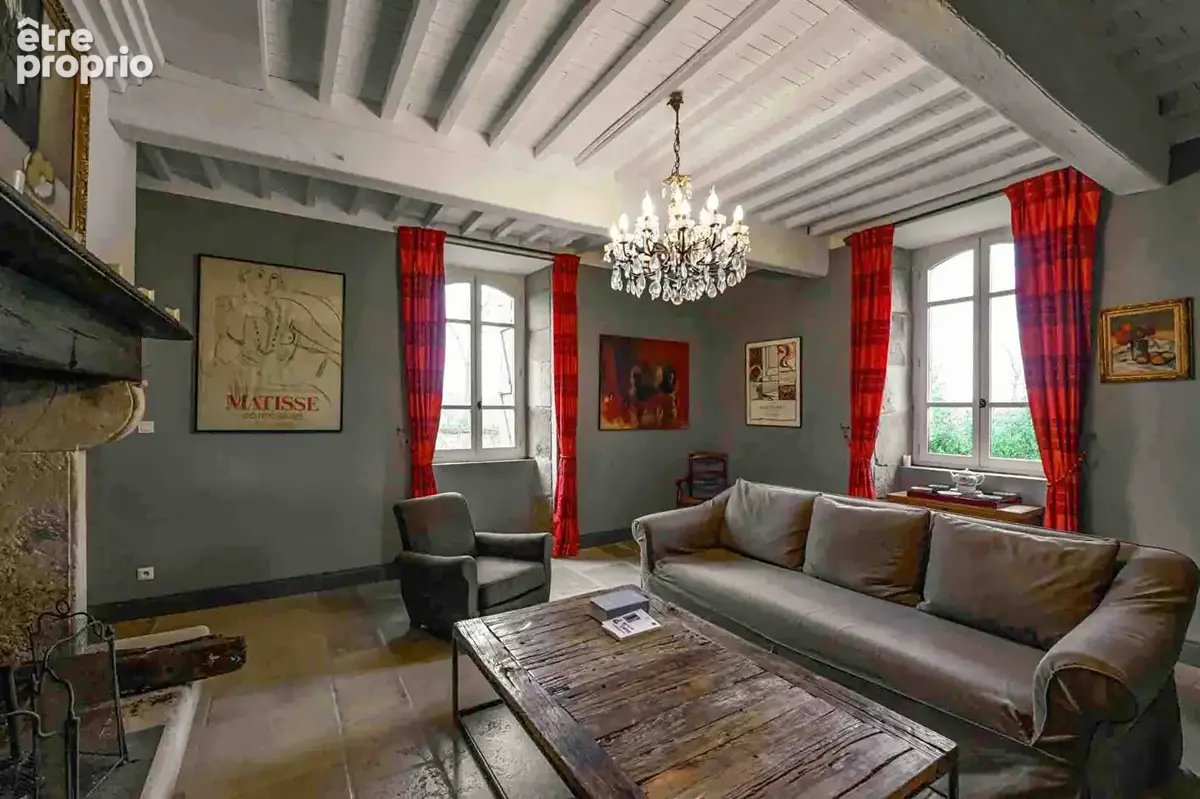 Ensemble immobilier empreint de charme, d'authenticité et d'une élégance discrète. - photo 6