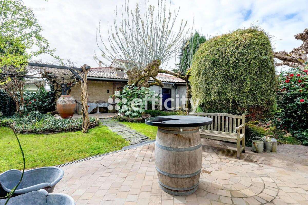 Maison à SAINT-MEDARD-EN-JALLES