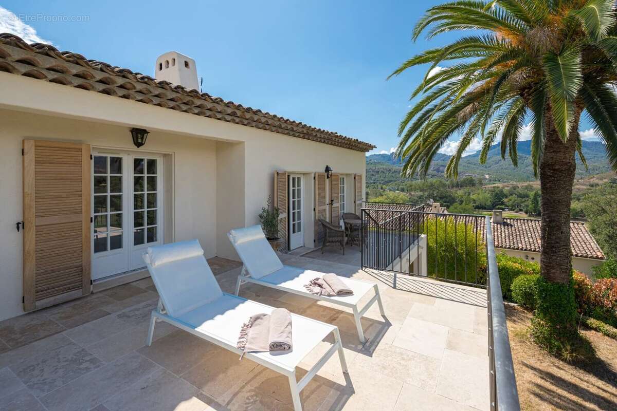 Appartement à MANDELIEU-LA-NAPOULE