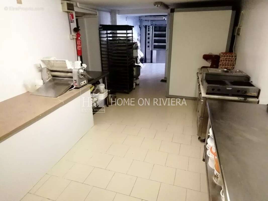 Commerce à SAINT-SATUR