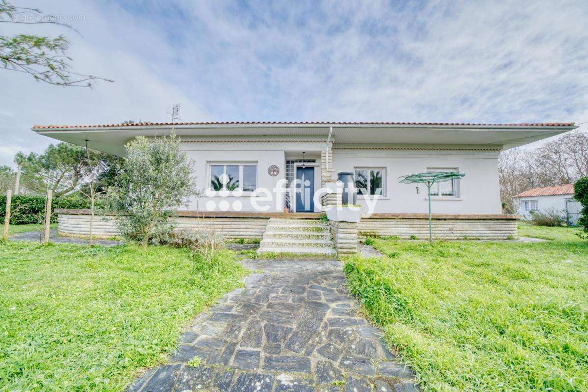 Maison à LE CHATEAU-D'OLERON