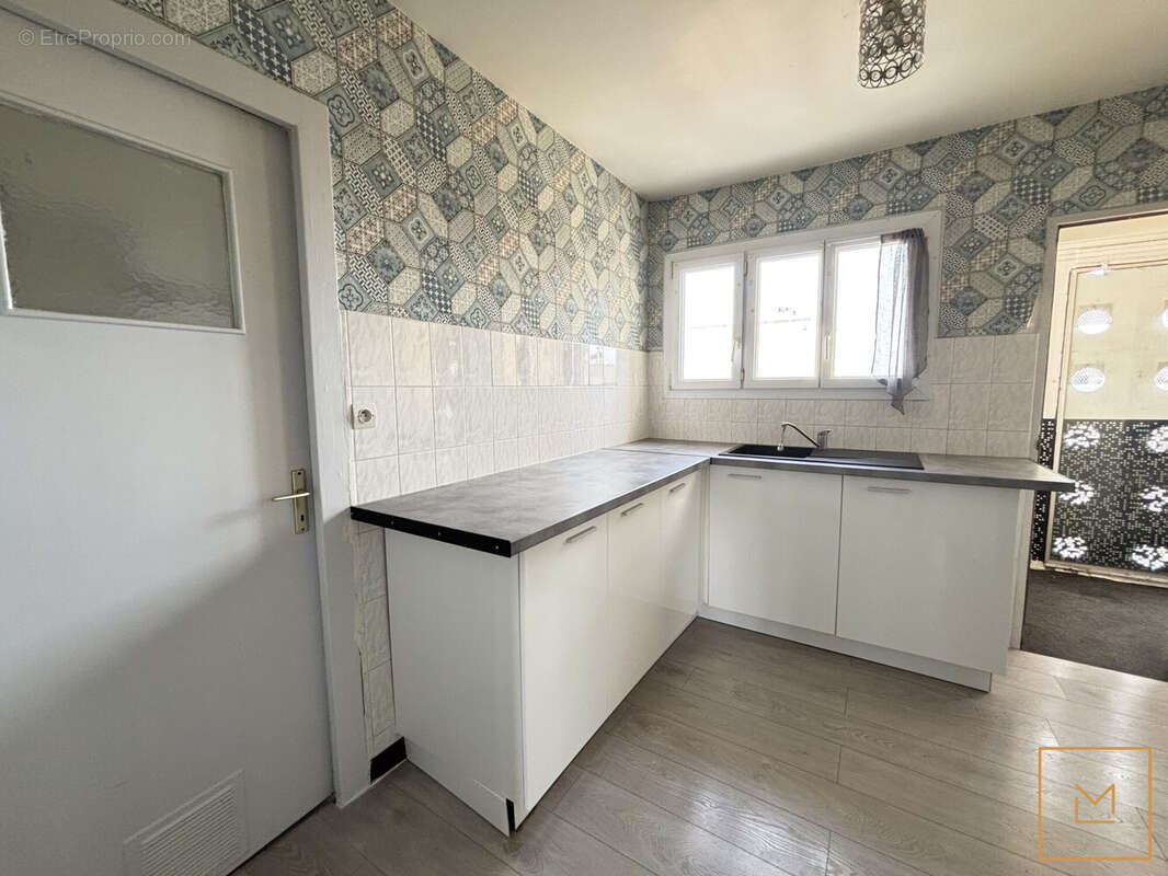 Appartement 71 m² à Caen  - photo 2