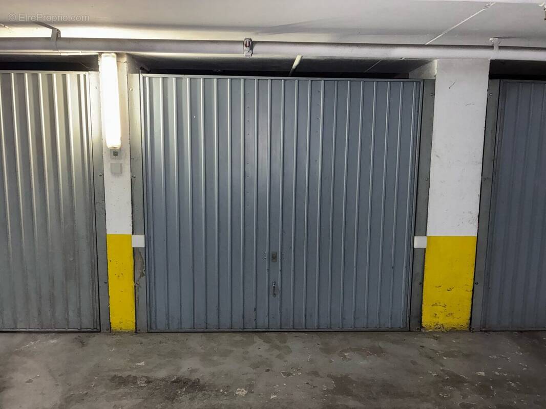 Parking à CHARENTON-LE-PONT