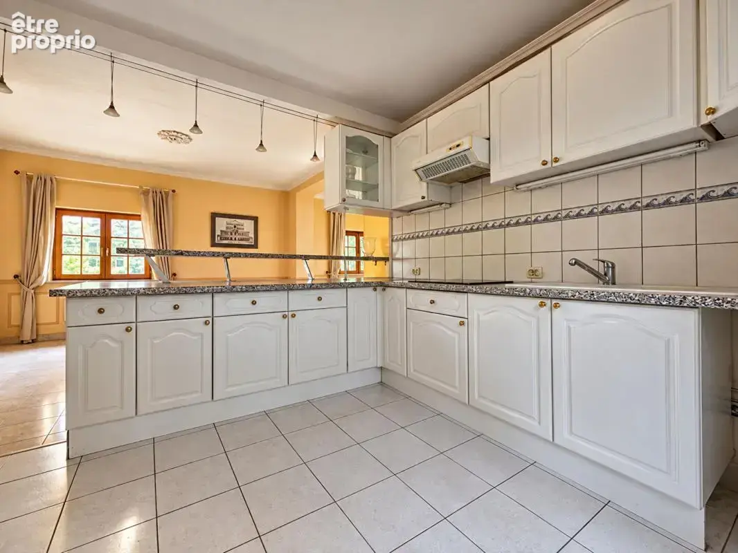 Maison de charme dans quartier priviligié LA CHASSE - photo 4