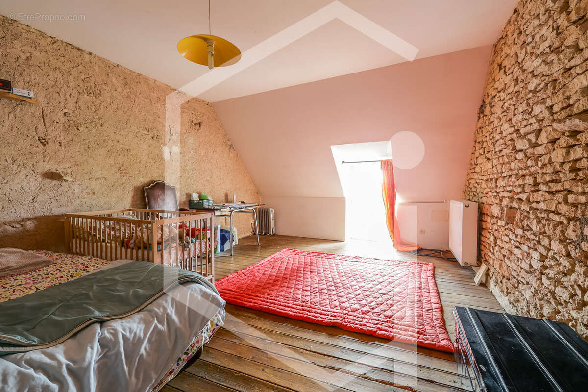 Maison à COSNE-COURS-SUR-LOIRE