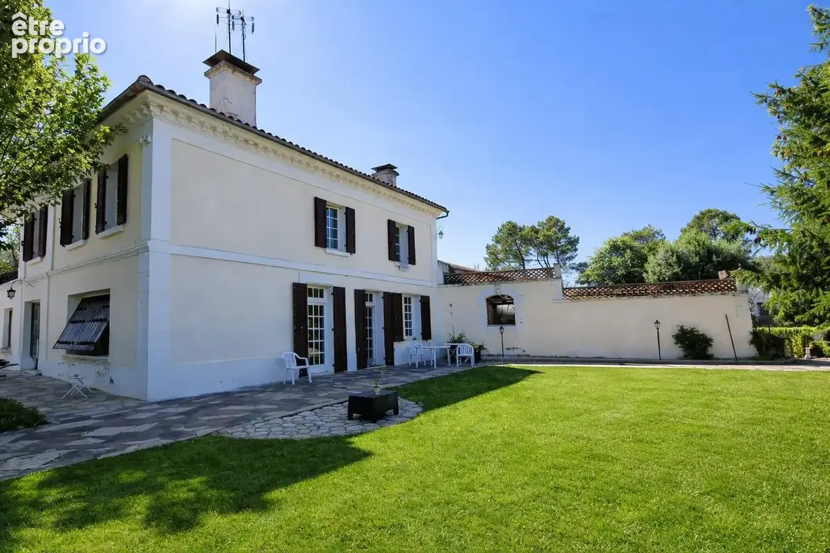Maison à MENESPLET
