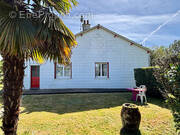 Maison à LA CHAPELLE-DES-MARAIS