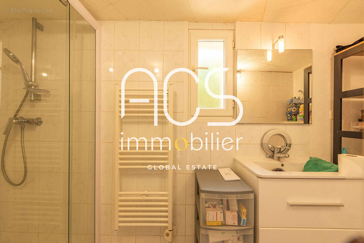 Maison à LES ISSAMBRES