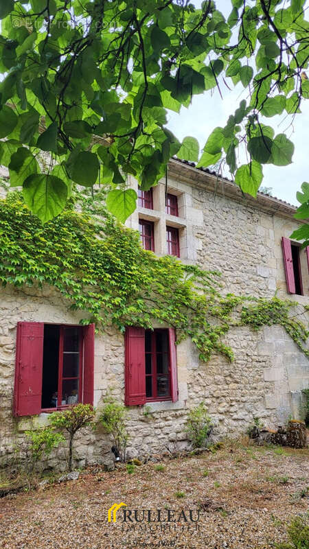 Maison à CIVRAC-DE-BLAYE