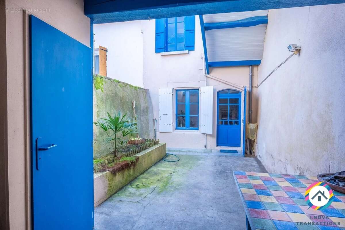 Maison de ville 118 m² – Terrasse / cour  – Dépendance – Combles aménageables – Centre Mazères - photo 23
