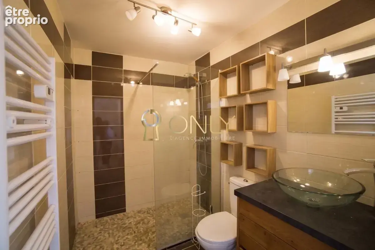 Montmerle sur Saône - Appartement - T3 - 65m² - Balcon - 2 places de stationnement - photo 12