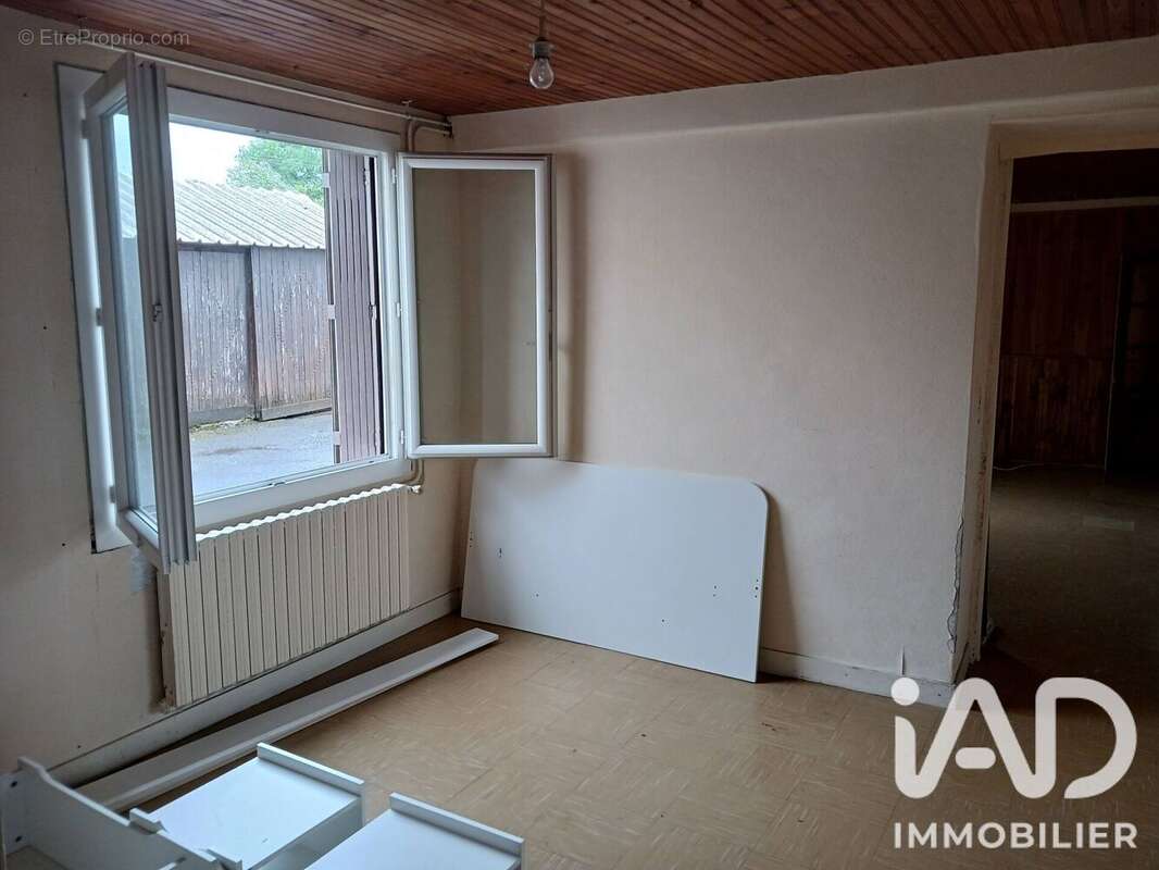 Maison 60 m² à Usson-Du-Poitou  - photo 2