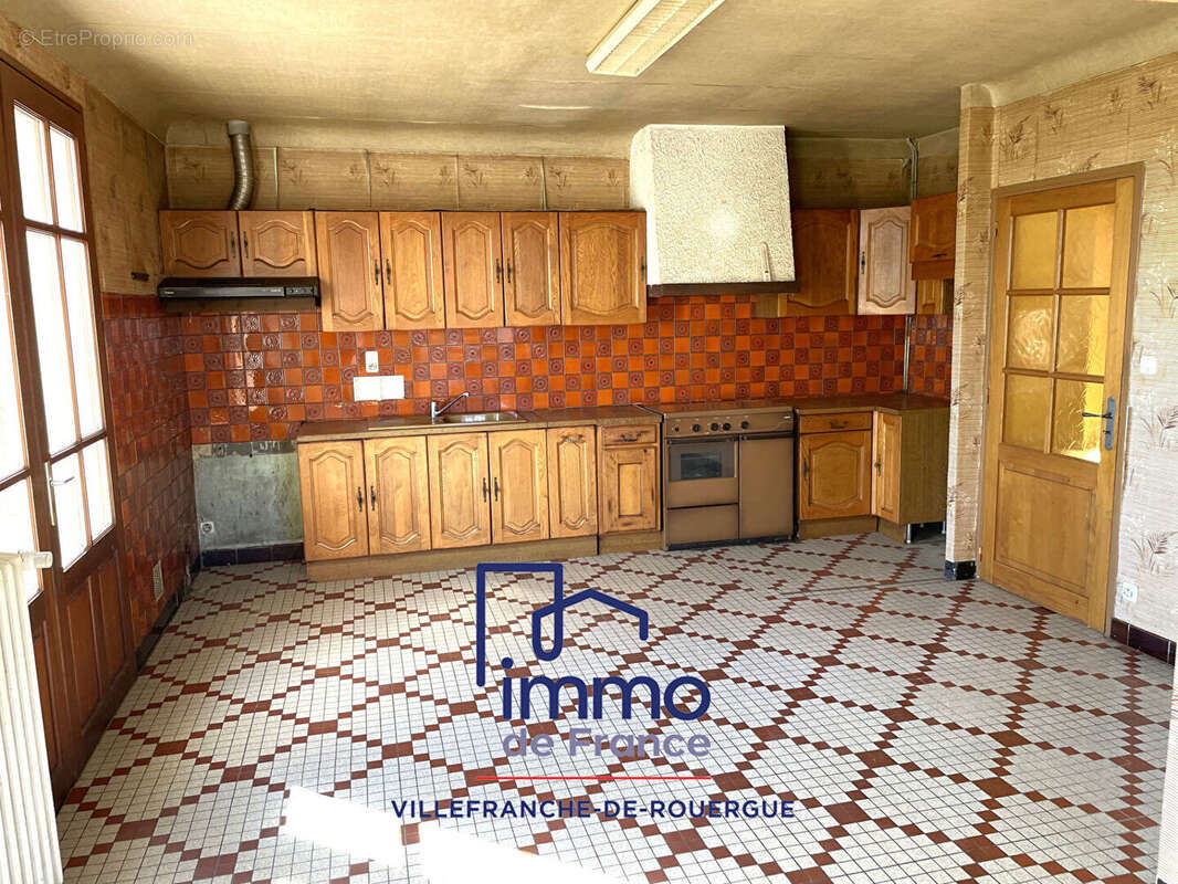 Maison 126 m2 + dépendances sur terrain de 8617m². - photo 5