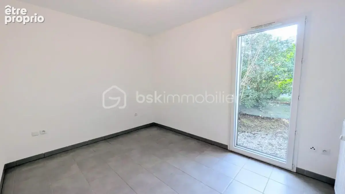 T3 plain-pied avec jardin sans vis-à-vis + 2 parkings - photo 3