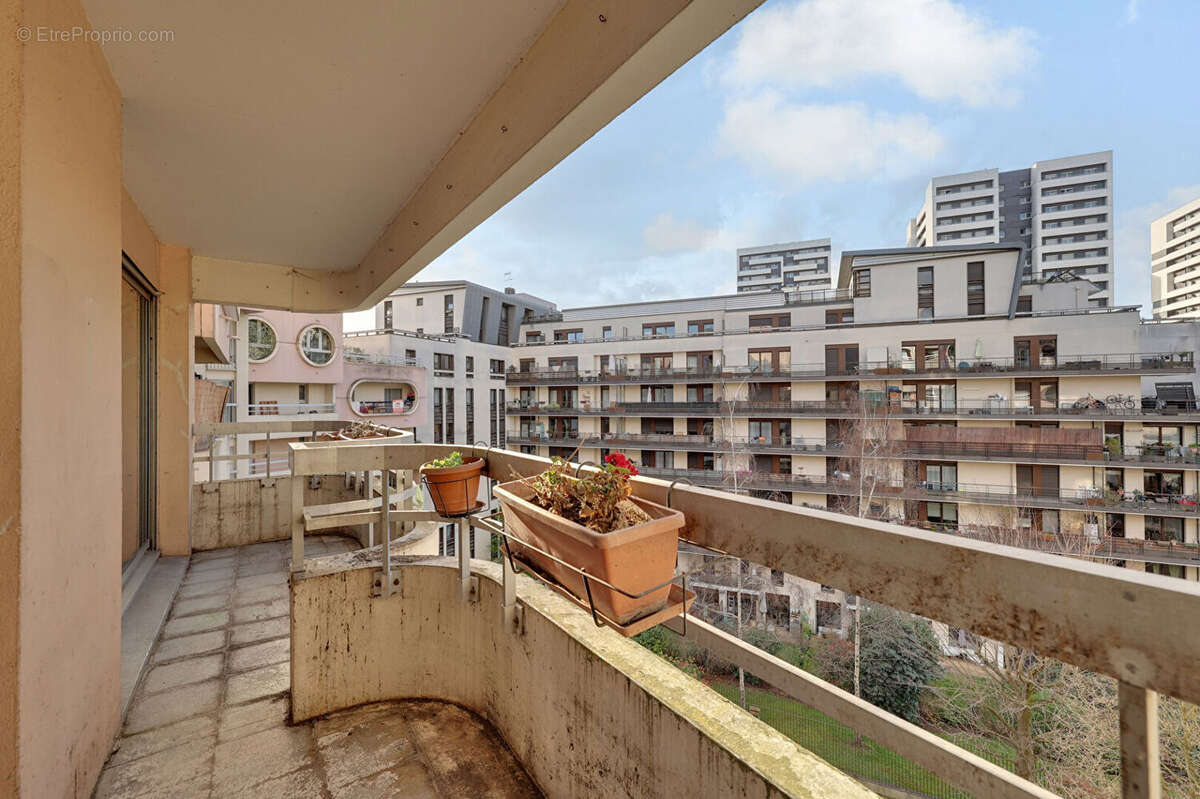 Appartement à PARIS-19E
