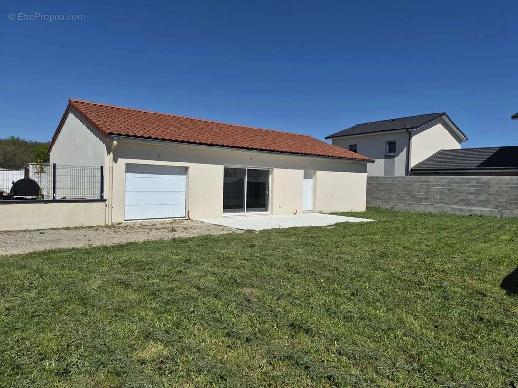 Maison à FELINES