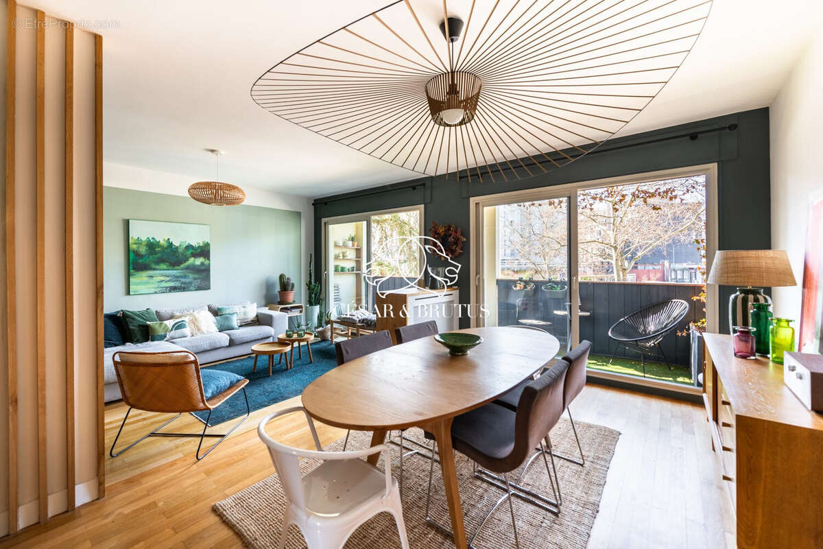 1 Pièce de vie - Appartement à LYON-8E