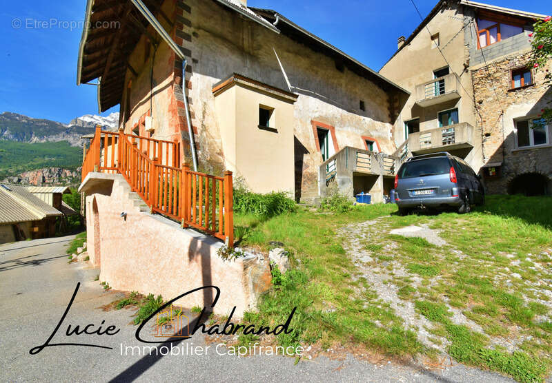 Maison à LA ROCHE-DE-RAME