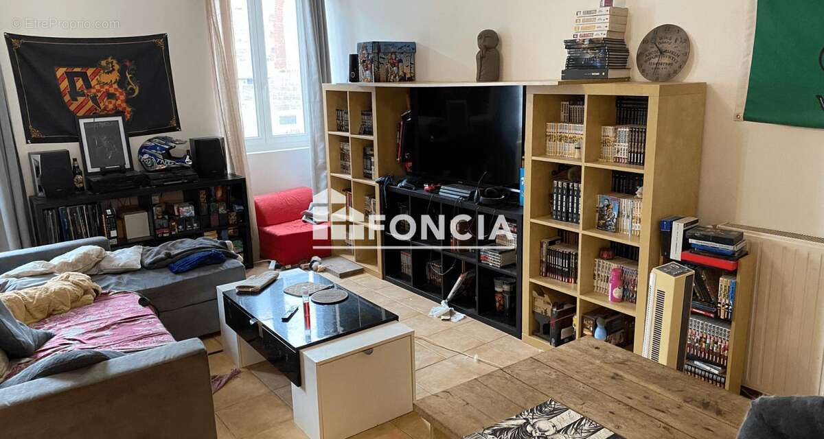 Appartement à LE CHAMBON-FEUGEROLLES